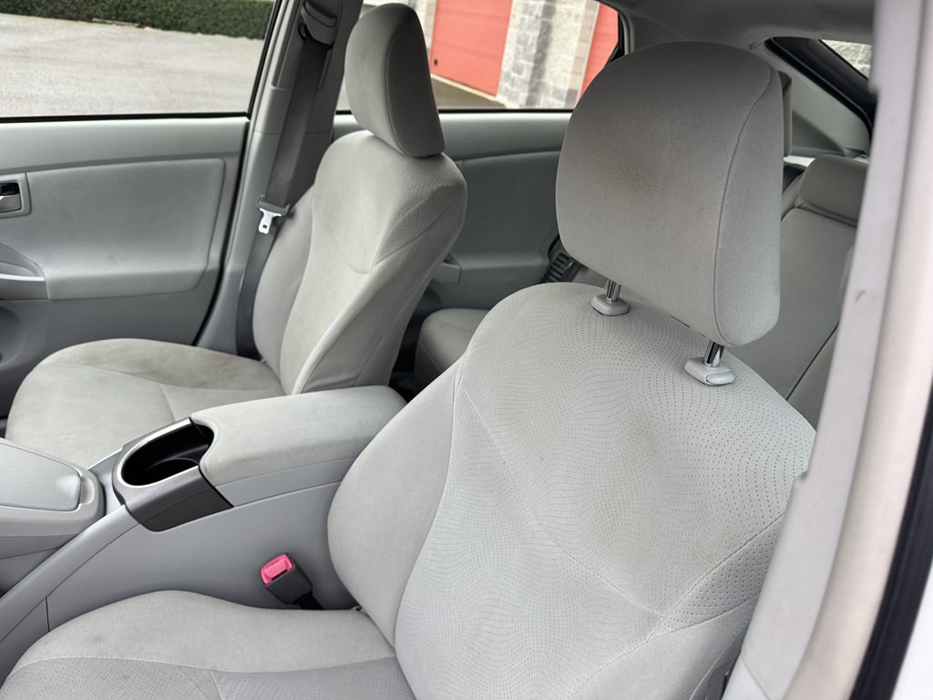 2013 Toyota Prius Image 17