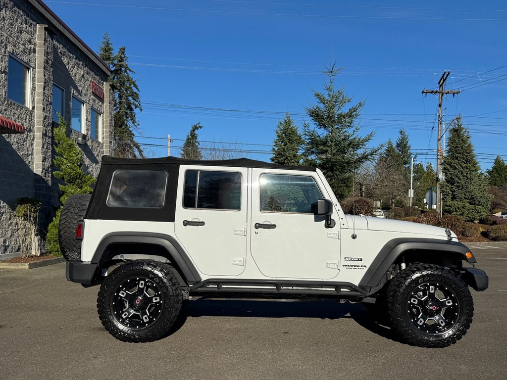 2013 Jeep Wrangler Image 2