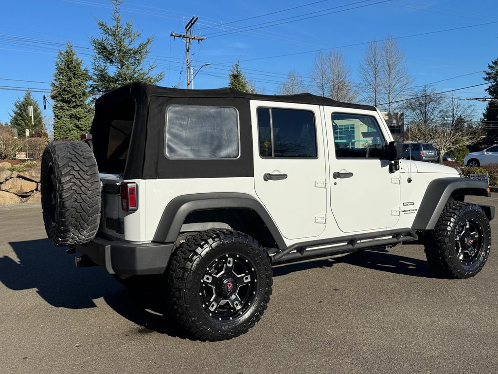 2013 Jeep Wrangler Image 3