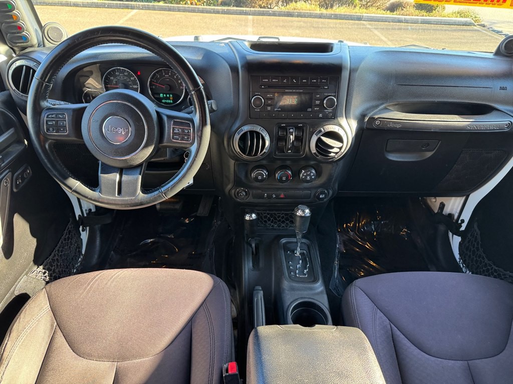 2013 Jeep Wrangler Image 14