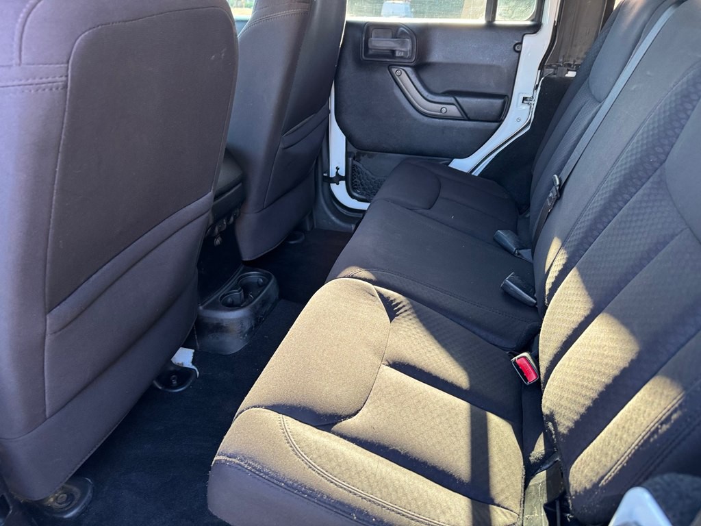 2013 Jeep Wrangler Image 19