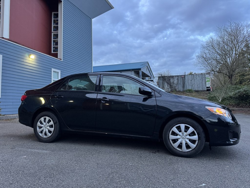 2010 Toyota Corolla Image 2