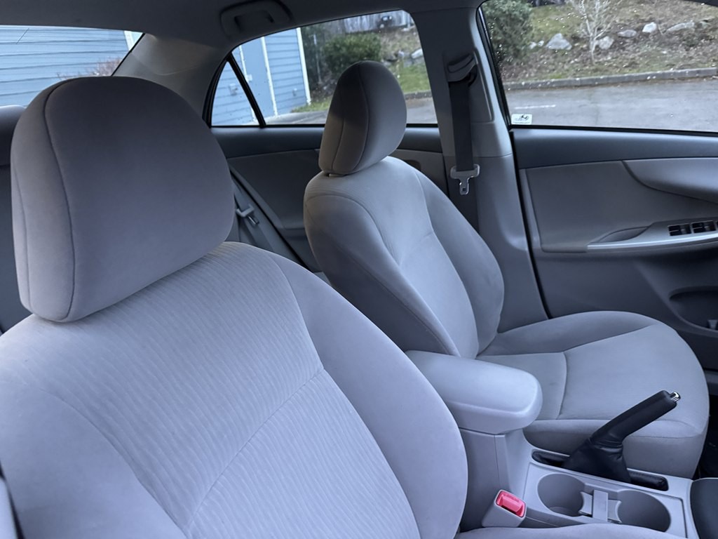 2010 Toyota Corolla Image 16