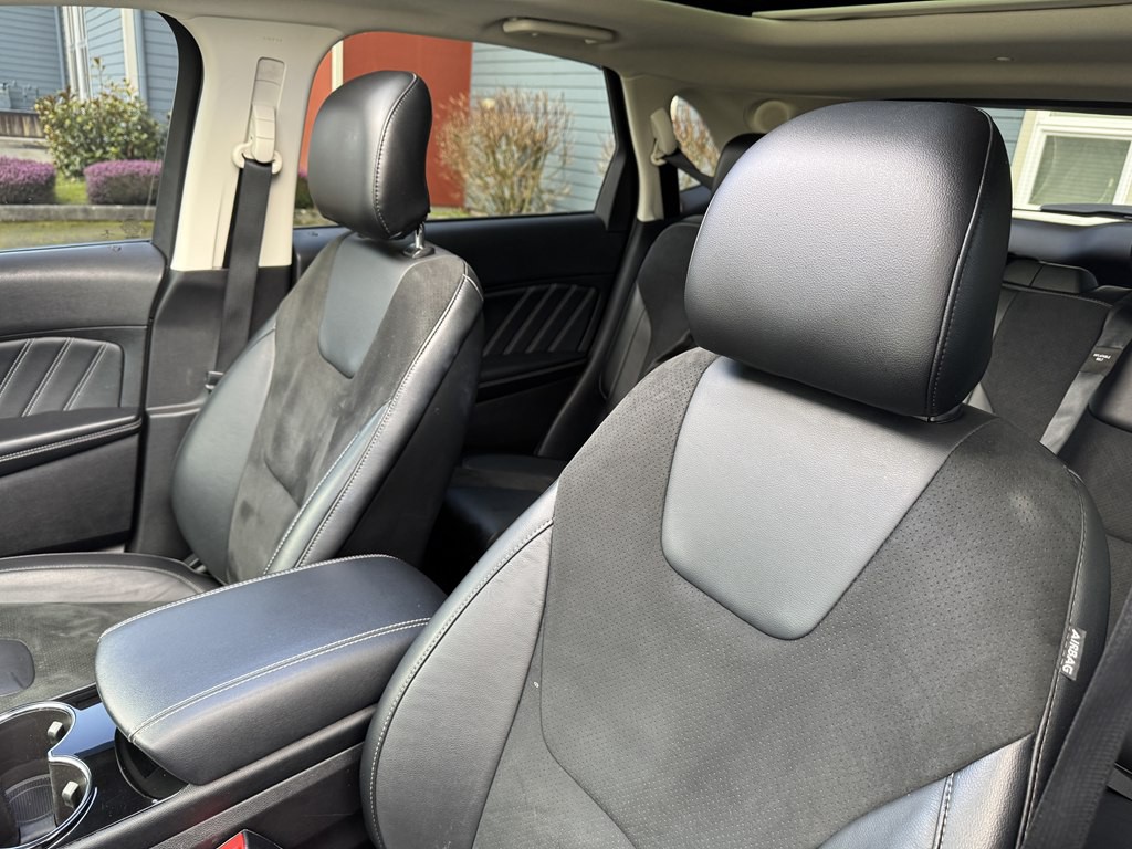 2016 Ford Edge Image 18