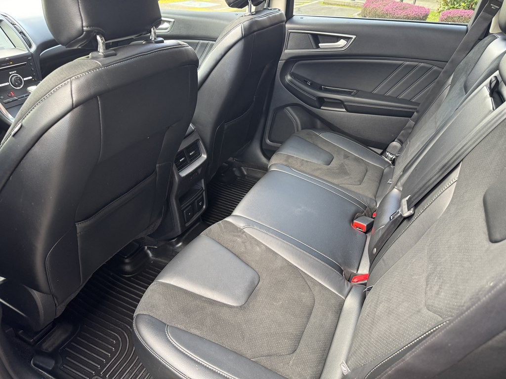 2016 Ford Edge Image 21