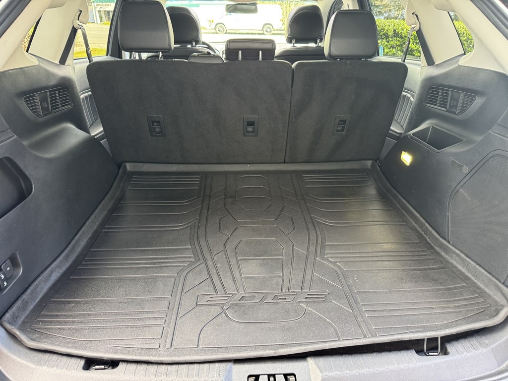 2016 Ford Edge Image 27