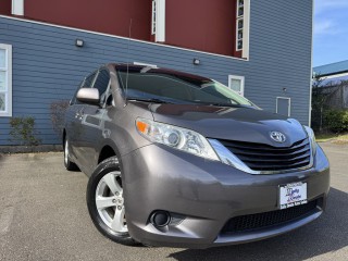Image for 2012 Toyota Sienna LE ID: 7239501