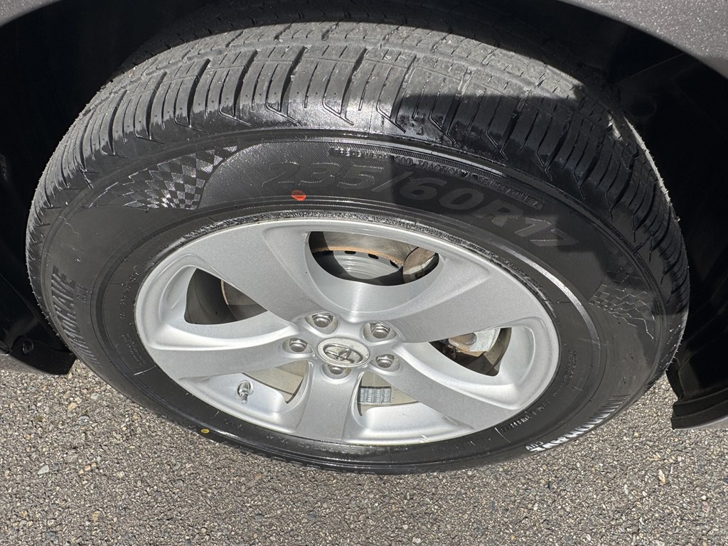 2012 Toyota Sienna Image 28