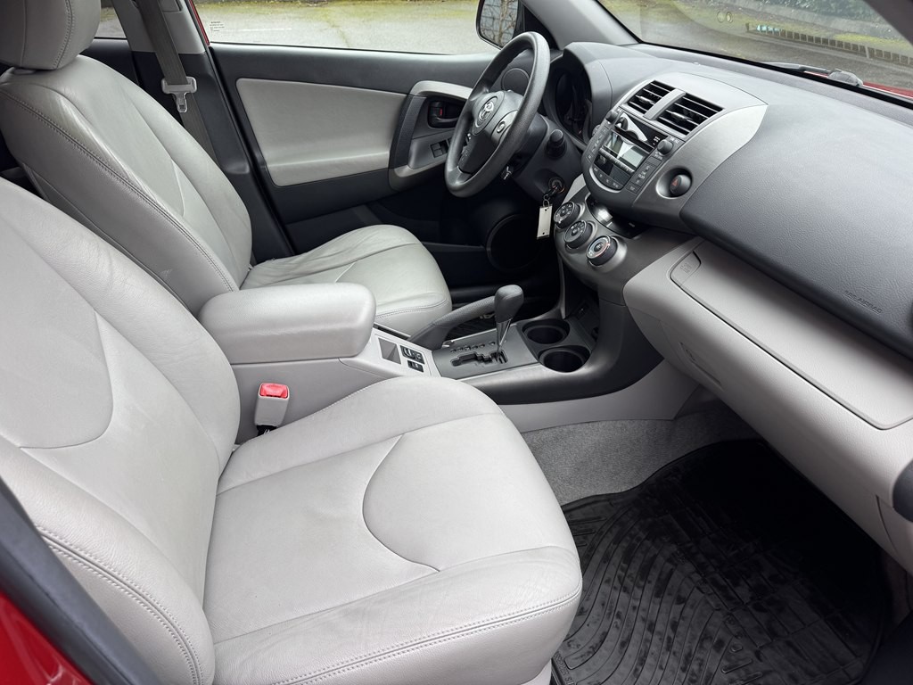 2011 Toyota Rav4 Image 16