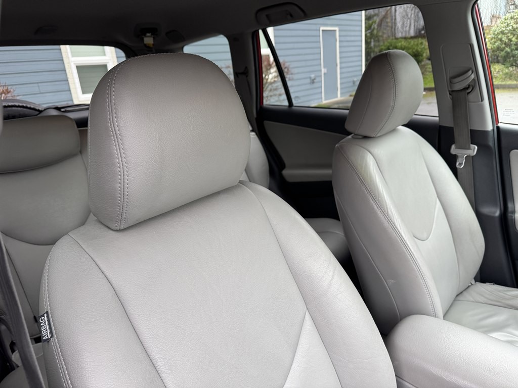 2011 Toyota Rav4 Image 18