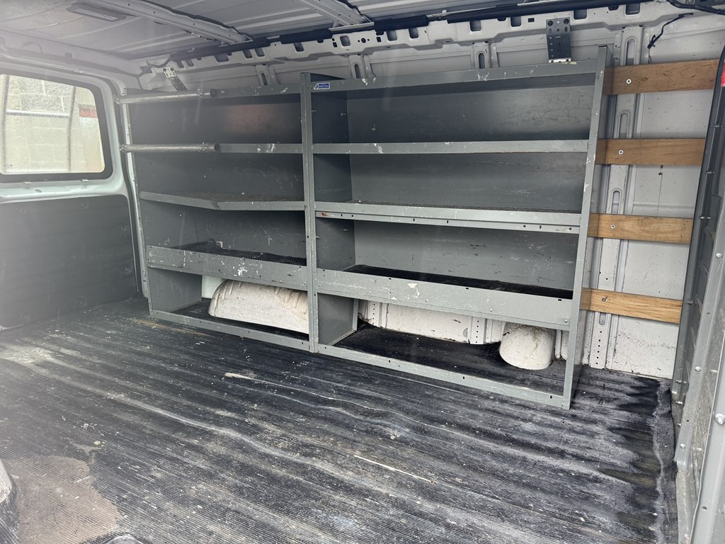 2014 GMC Savana Image 18