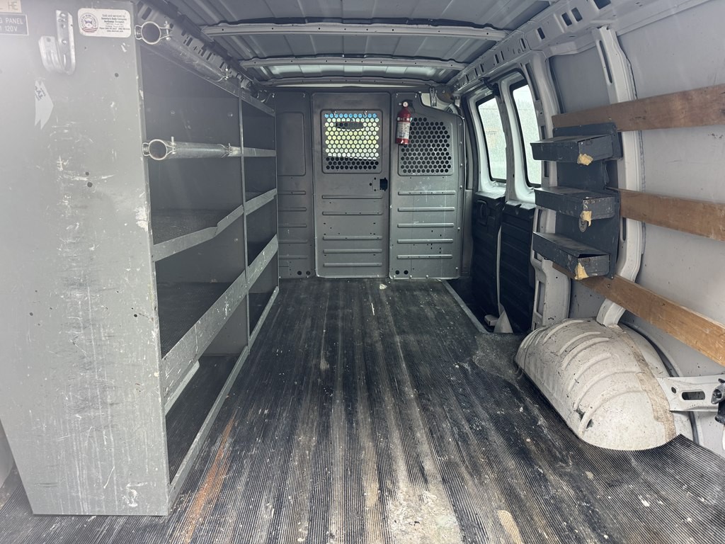 2014 GMC Savana Image 21