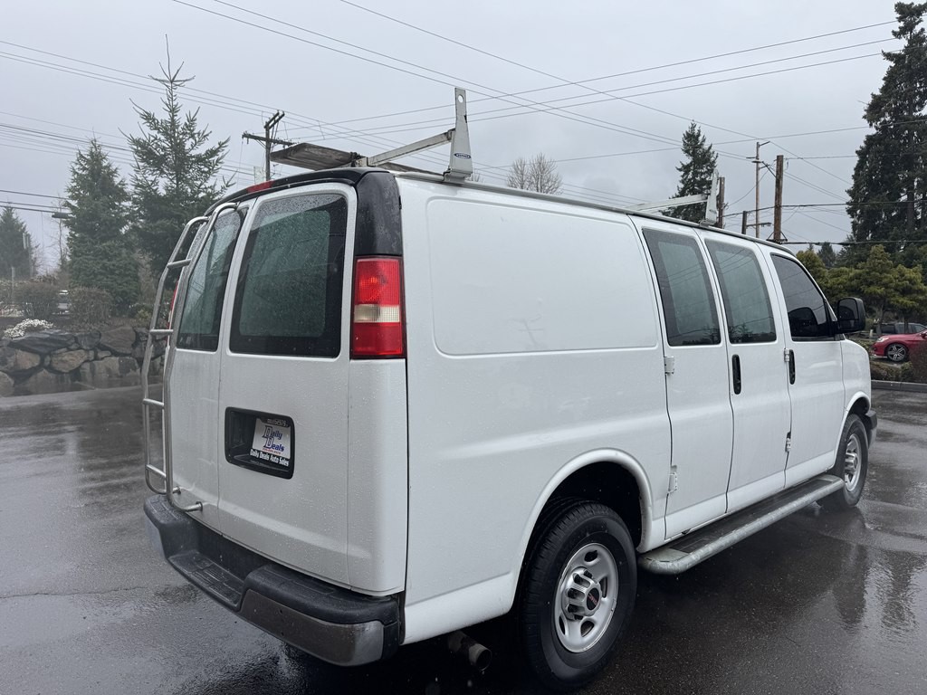 2014 GMC Savana Image 3