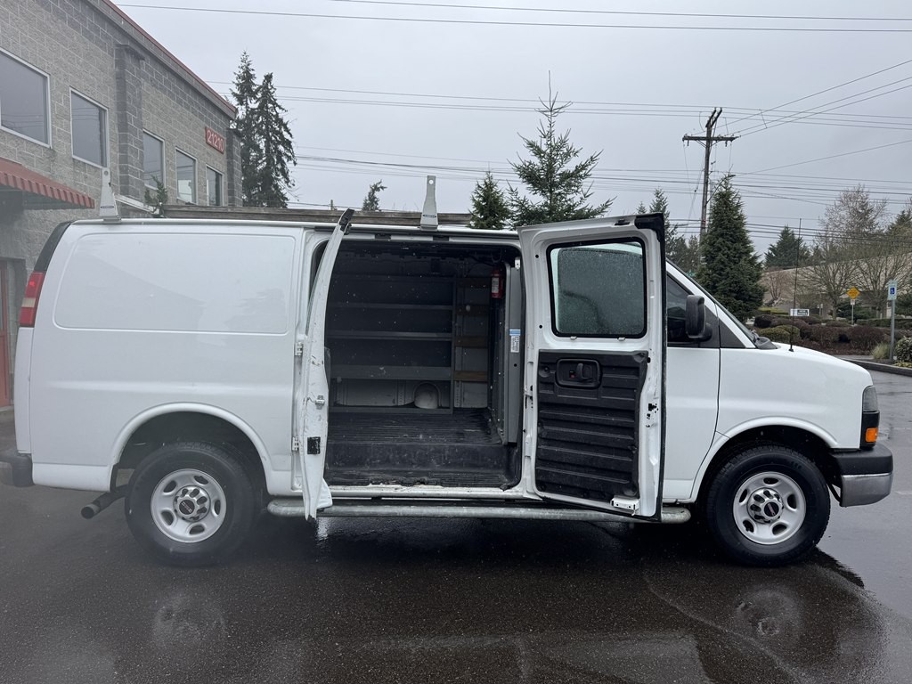 2014 GMC Savana Image 9