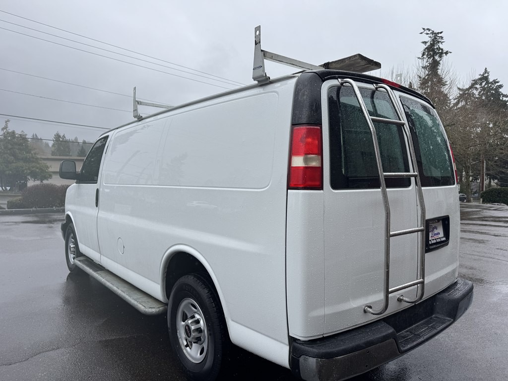 2014 GMC Savana Image 11