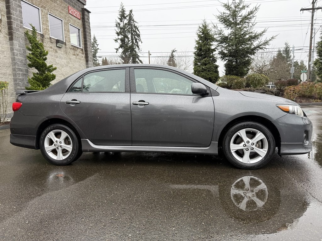 2011 Toyota Corolla Image 2