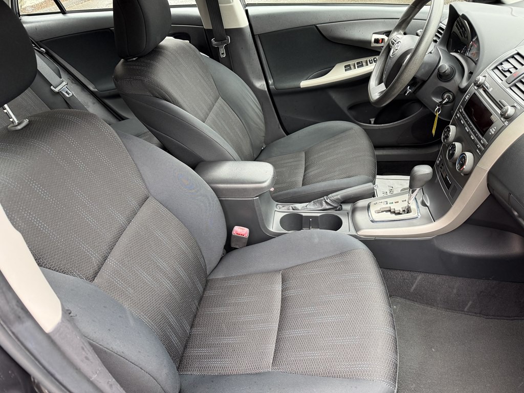 2011 Toyota Corolla Image 14