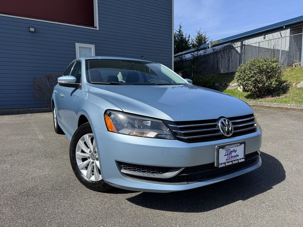 2013 Volkswagen Passat Image 1