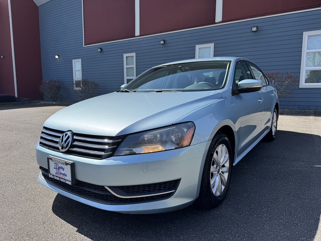 2013 Volkswagen Passat Image 4