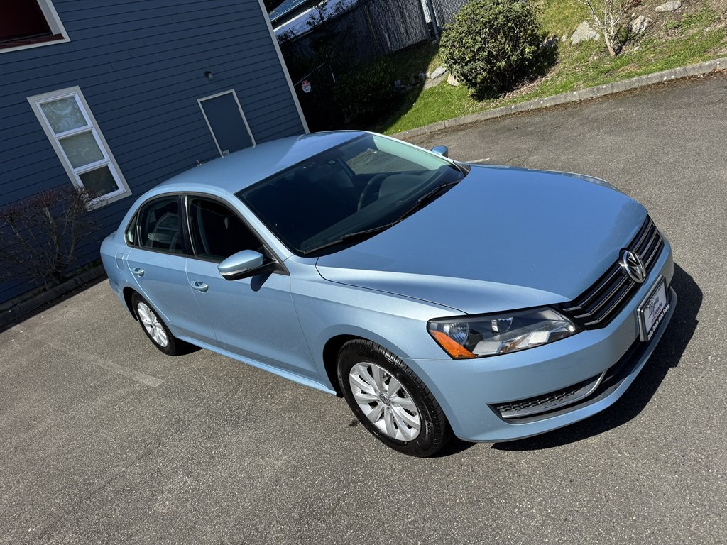 2013 Volkswagen Passat Image 10