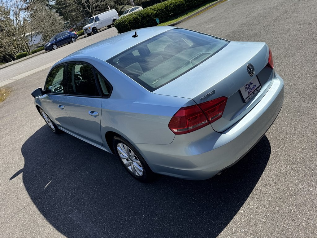 2013 Volkswagen Passat Image 11