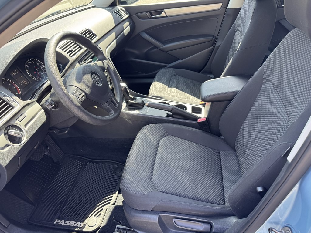 2013 Volkswagen Passat Image 15