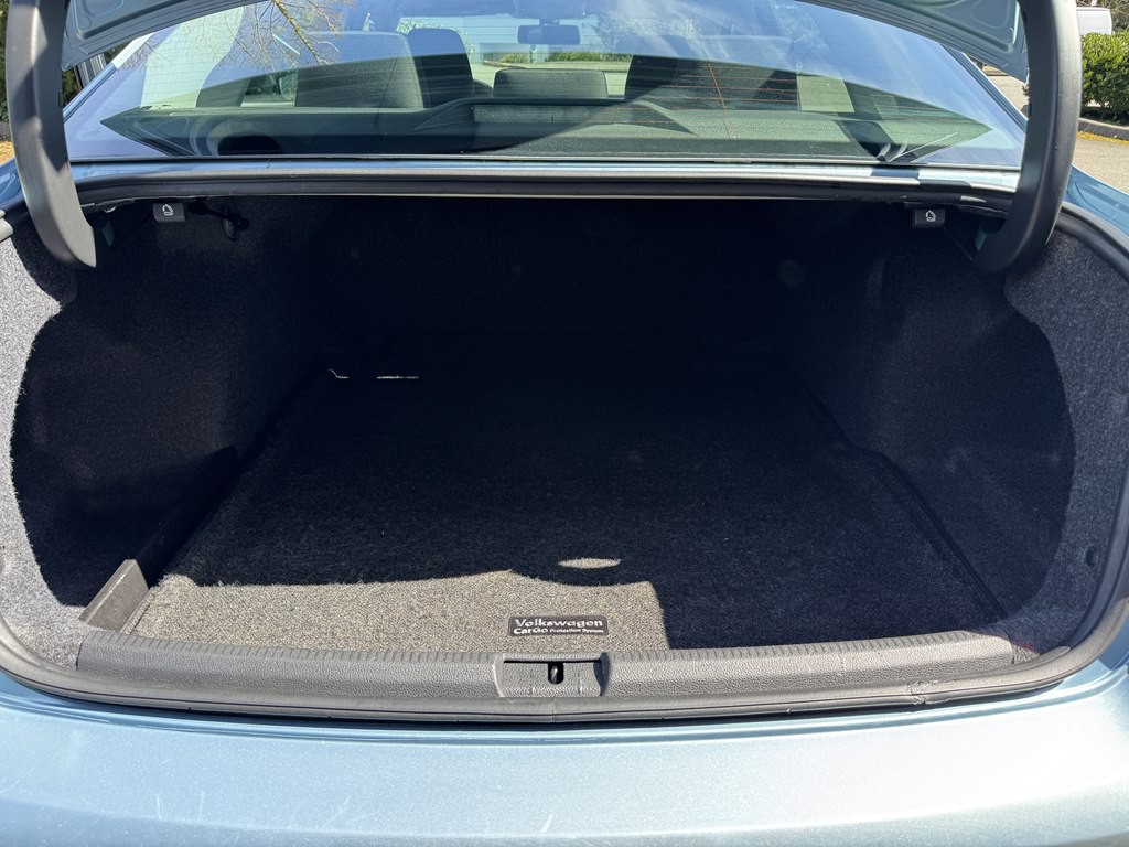 2013 Volkswagen Passat Image 23