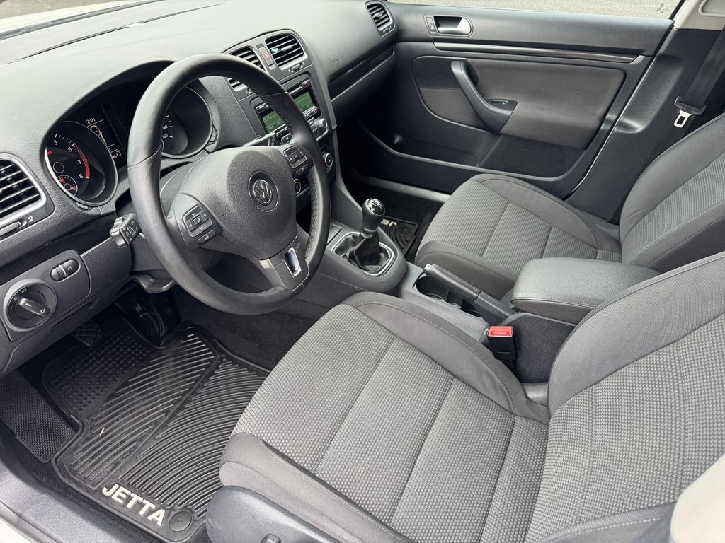2013 Volkswagen Jetta Image 17
