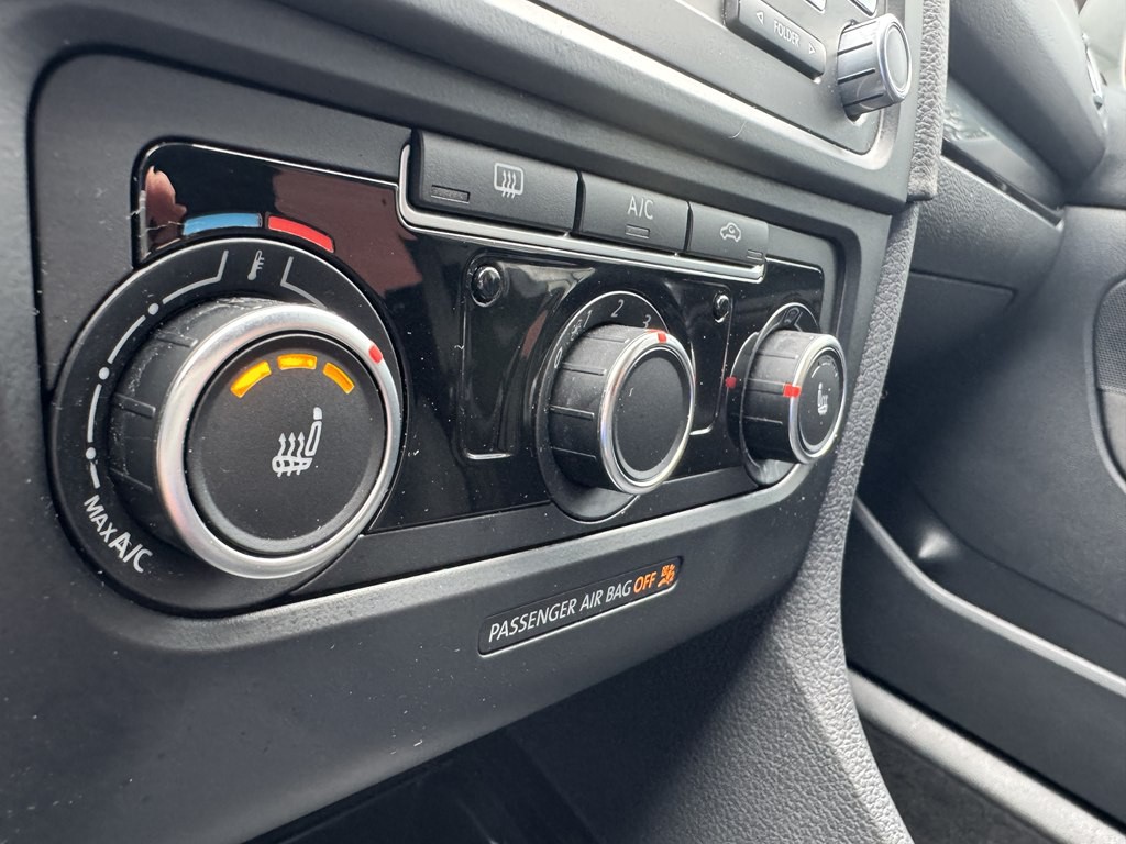 2013 Volkswagen Jetta Image 21