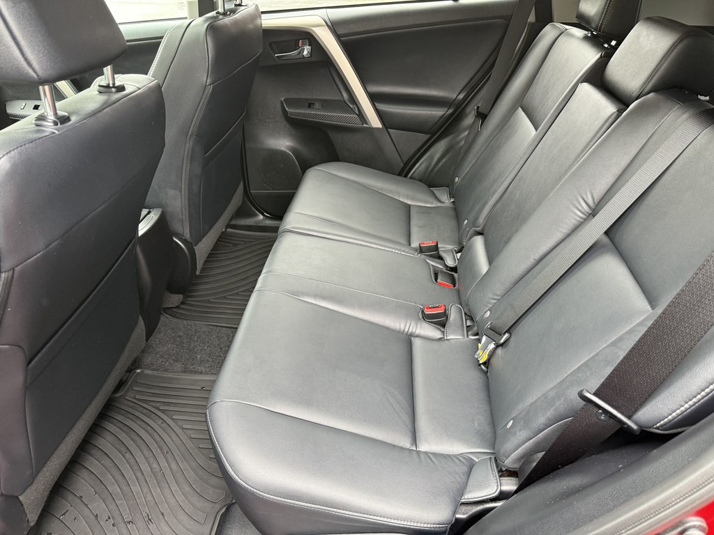 2015 Toyota Rav4 Image 17