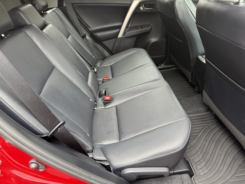 2015 Toyota Rav4 Image 18