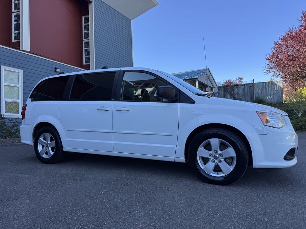 2013 Dodge Grand Caravan Image 2