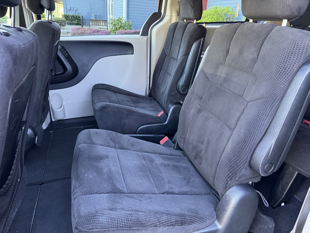 2013 Dodge Grand Caravan Image 24