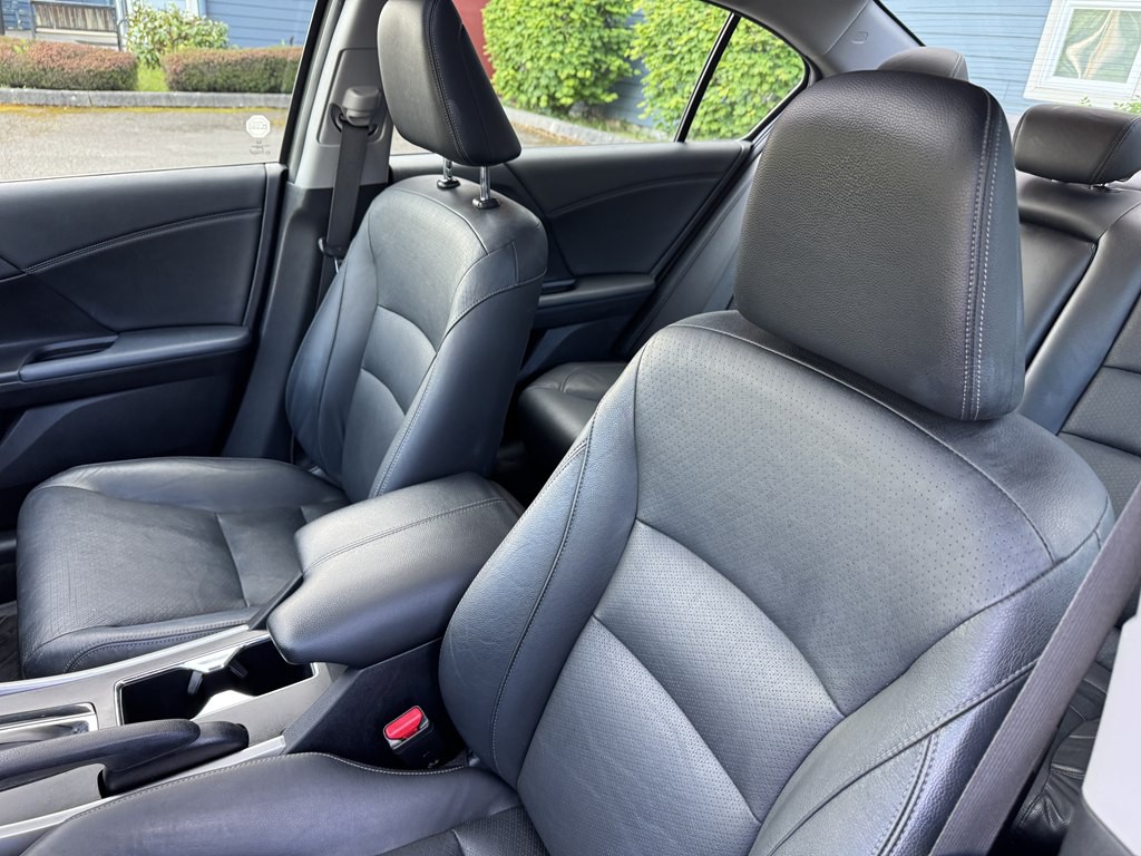 2015 Honda Accord Image 16