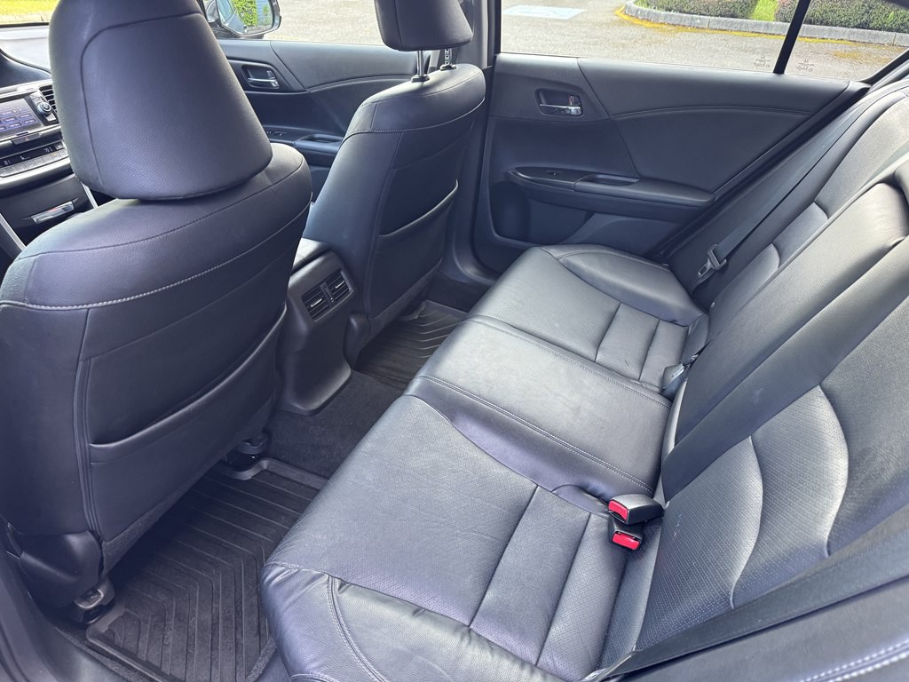 2015 Honda Accord Image 17