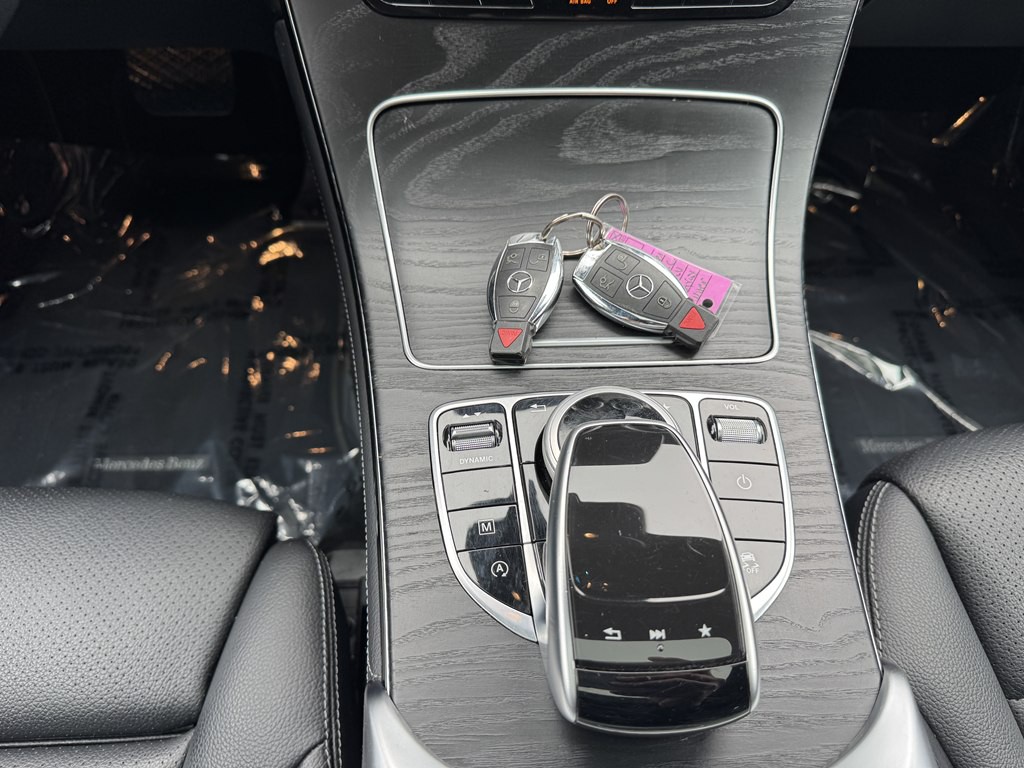 2017 Mercedes-Benz GLC-Class Image 21