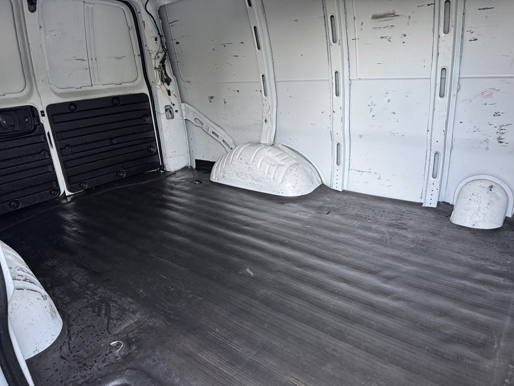 2018 Chevrolet Express Image 15