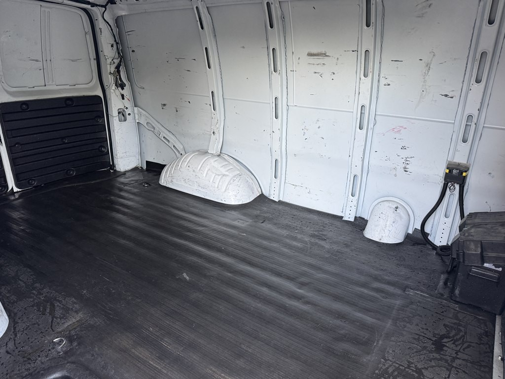 2018 Chevrolet Express Image 17