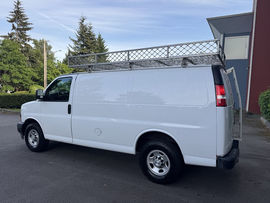 2018 Chevrolet Express Image 8