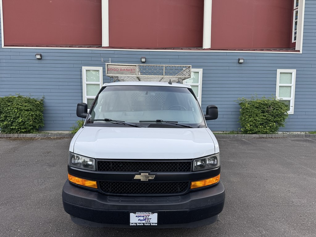 2018 Chevrolet Express Image 9