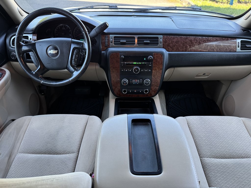 2007 Chevrolet Suburban Image 12
