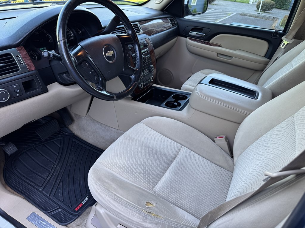 2007 Chevrolet Suburban Image 13