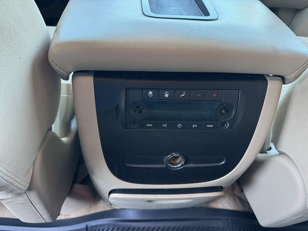 2007 Chevrolet Suburban Image 18