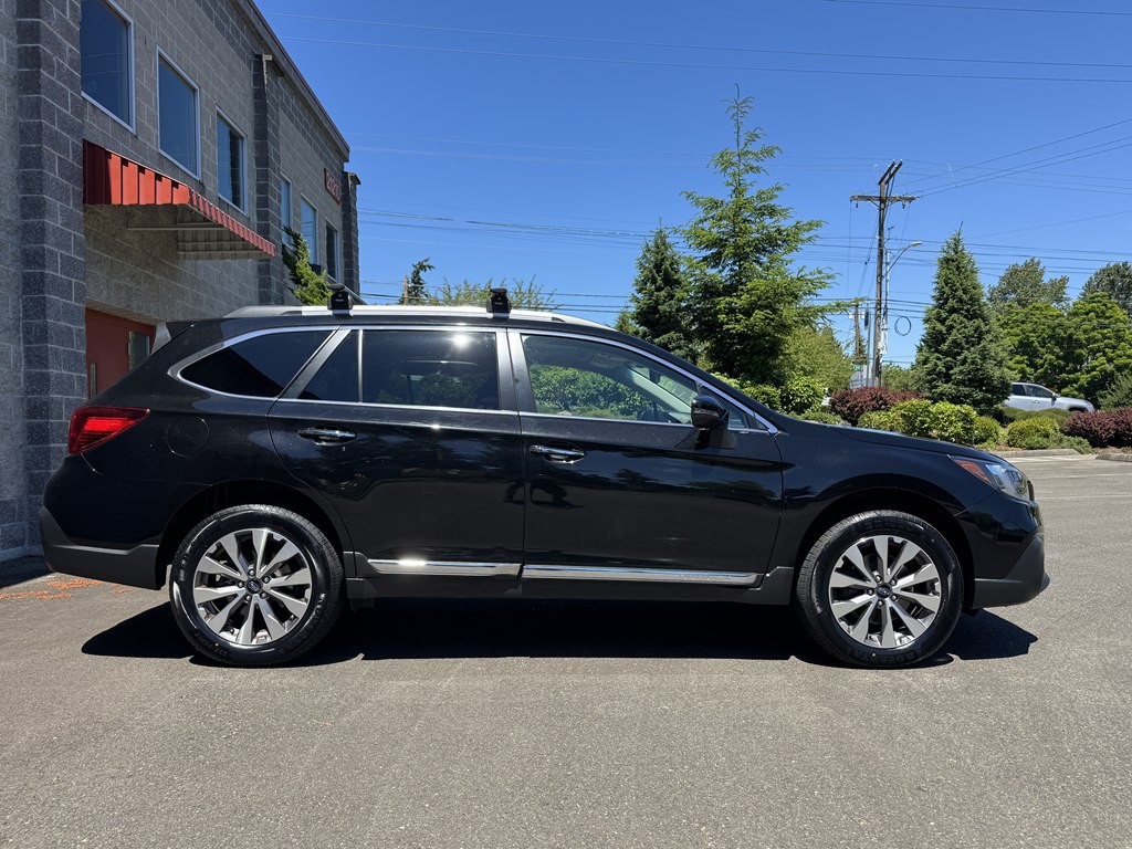 2019 Subaru Outback Image 2