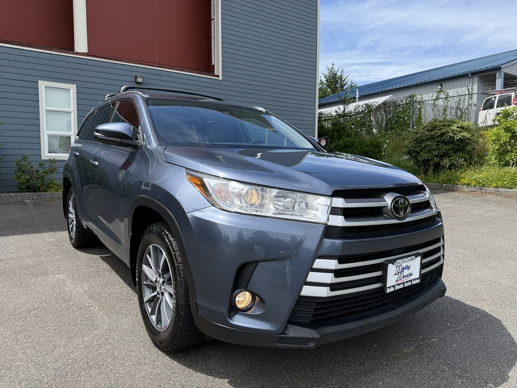 2018 Toyota Highlander Image 2