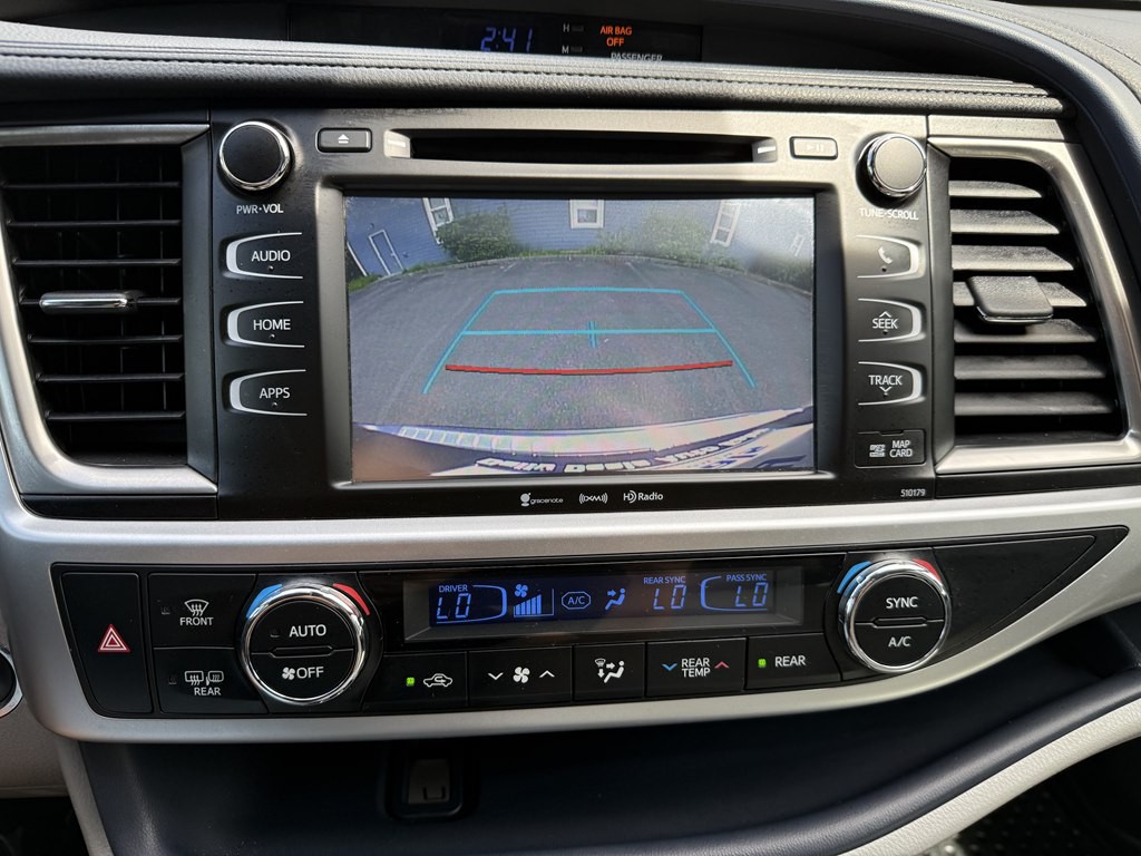 2018 Toyota Highlander Image 21