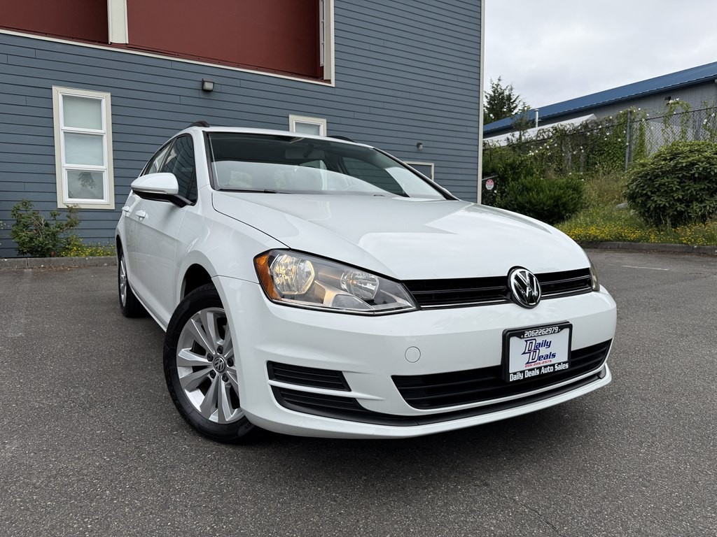 2017 Volkswagen Golf Image 1