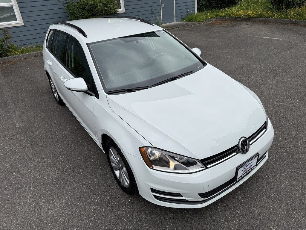 2017 Volkswagen Golf Image 4