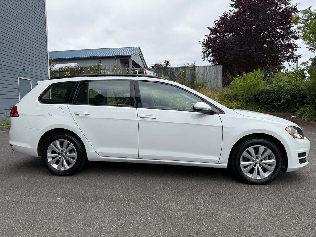 2017 Volkswagen Golf Image 5