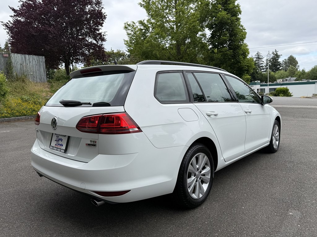 2017 Volkswagen Golf Image 6